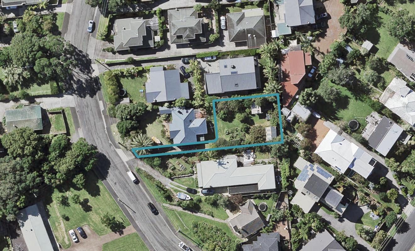 11A Handley Avenue, Narrow Neck, Auckland - Carousel 1