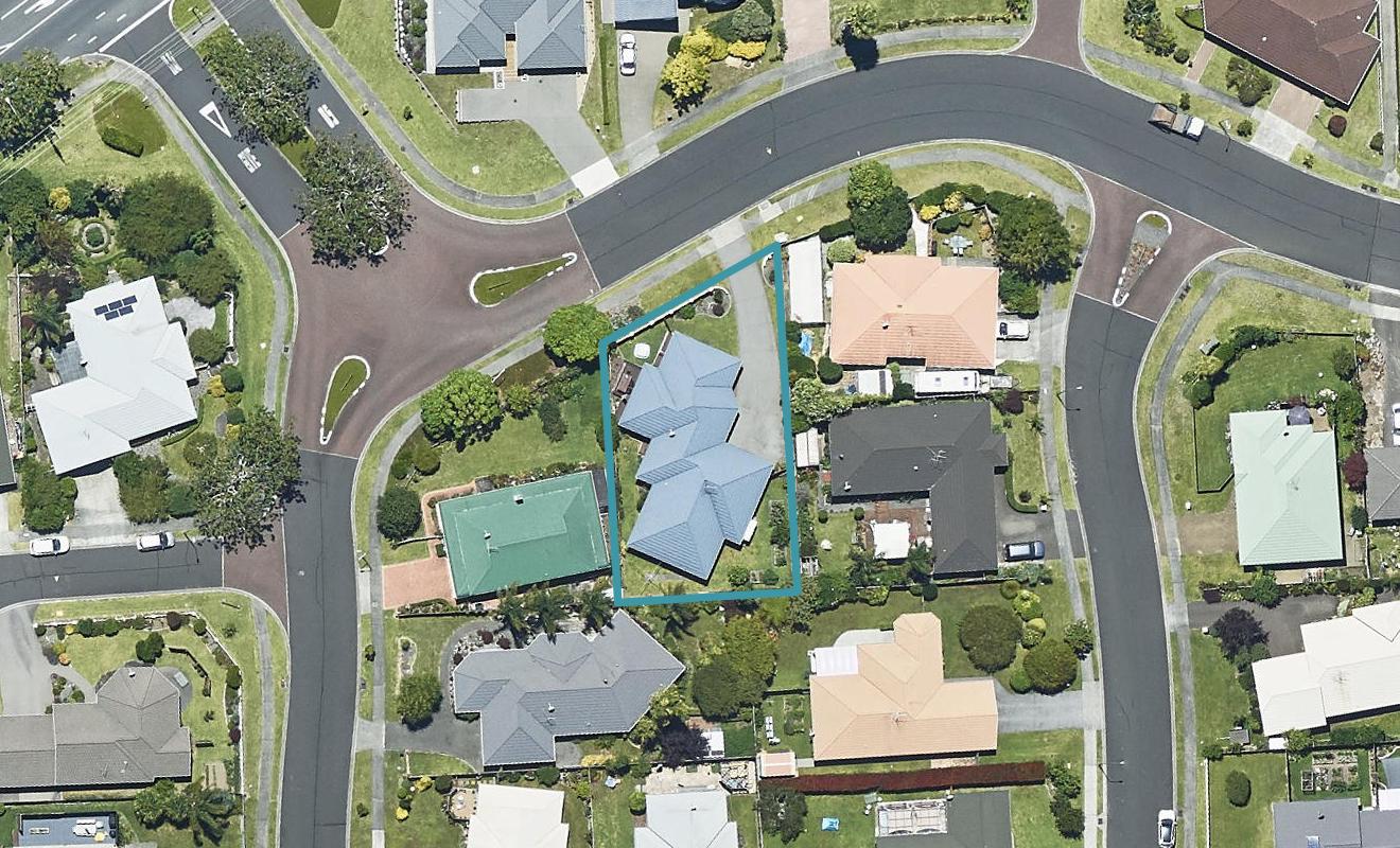 8 Meadowviews Drive, Welcome Bay, Tauranga - Carousel 1