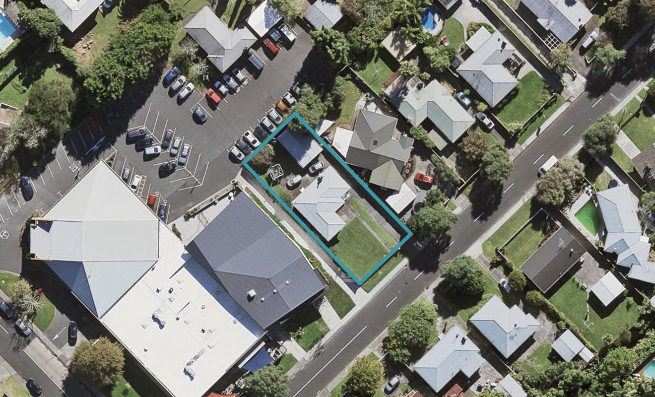 12 Sylvia Road, Hillcrest, Auckland - Carousel 1