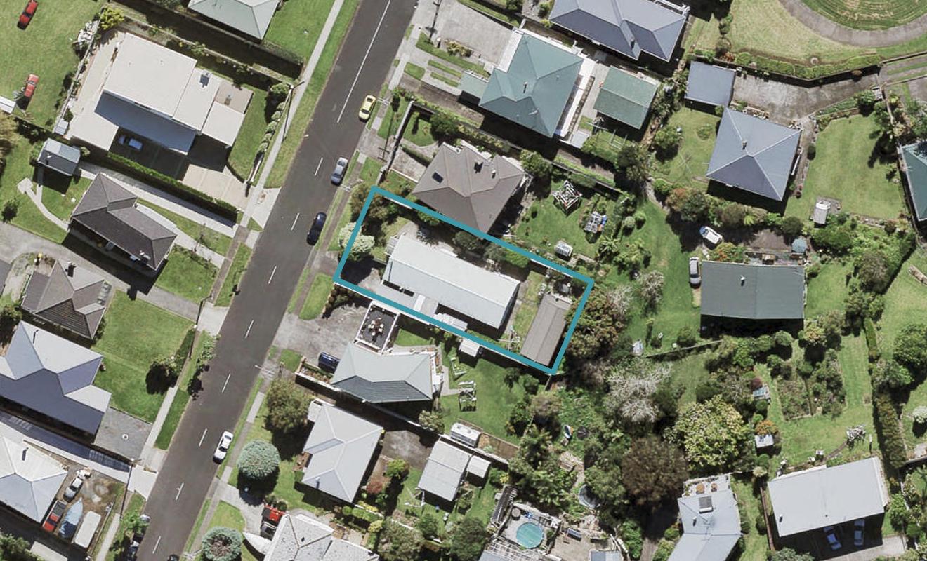18 Shortt Avenue, Mangere Bridge, Auckland - Carousel 1