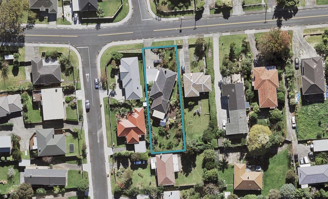 26 School Road, Te Atatu South, Auckland - Carousel 1