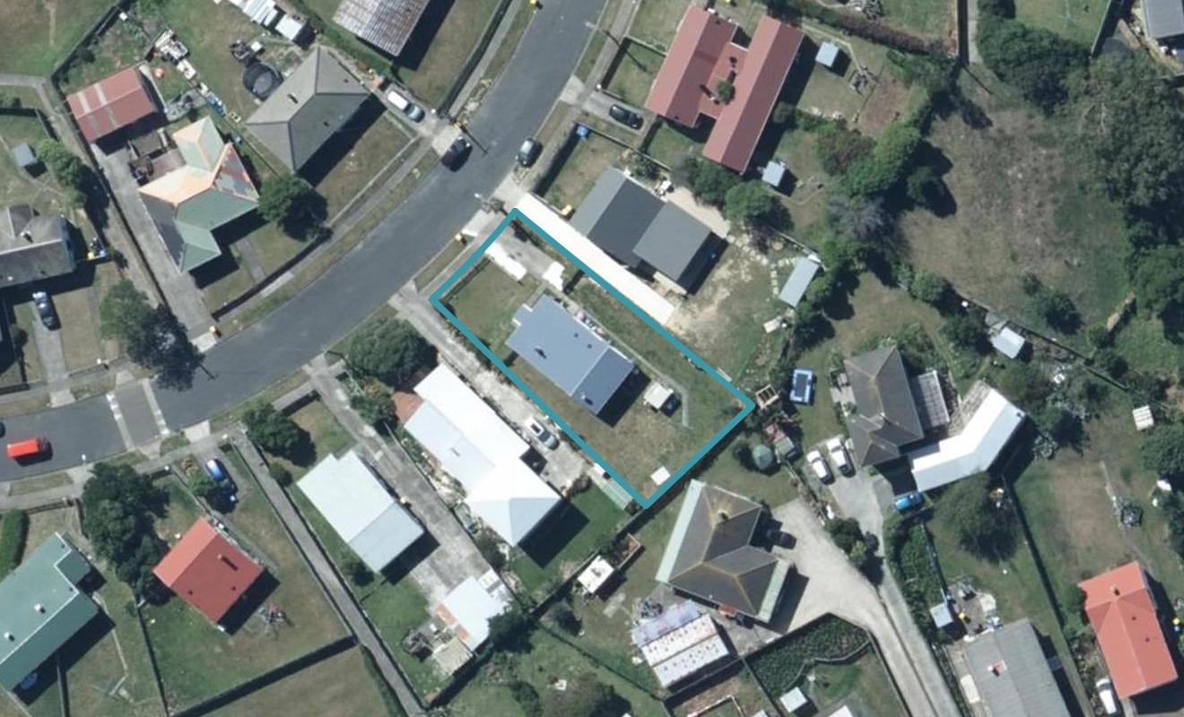31 Miranda Street, Cannons Creek, Porirua - Carousel 1