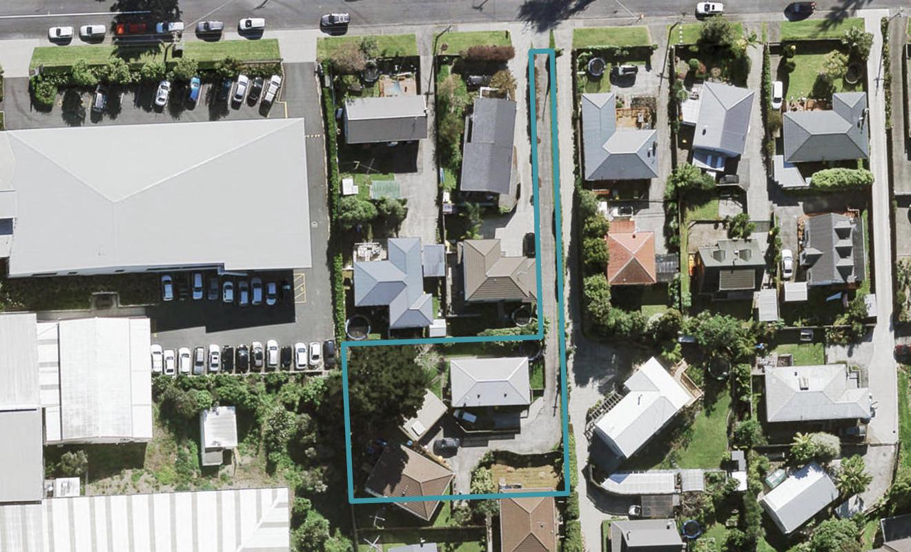 49 Totara Road, Te Atatu Peninsula, Auckland - Carousel 1