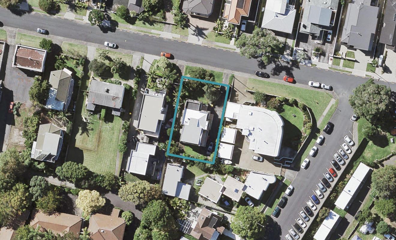 11 Earnoch Avenue, Takapuna, Auckland - Carousel 1