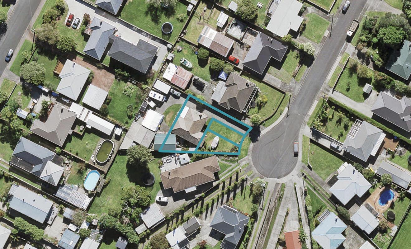 13C Edgerton Road, Te Atatu Peninsula, Auckland - Carousel 1
