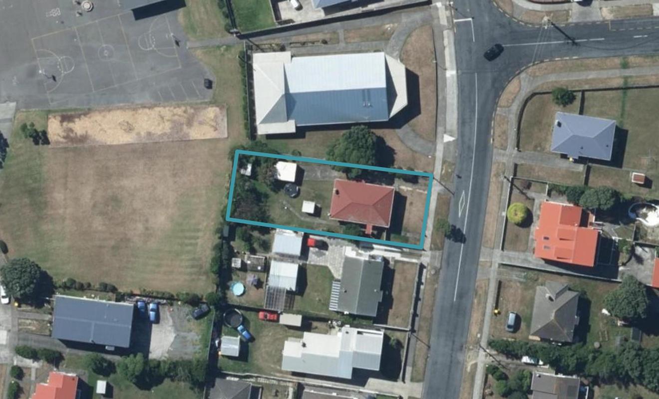 66 Te Pene Avenue, Titahi Bay, Porirua - Carousel 1