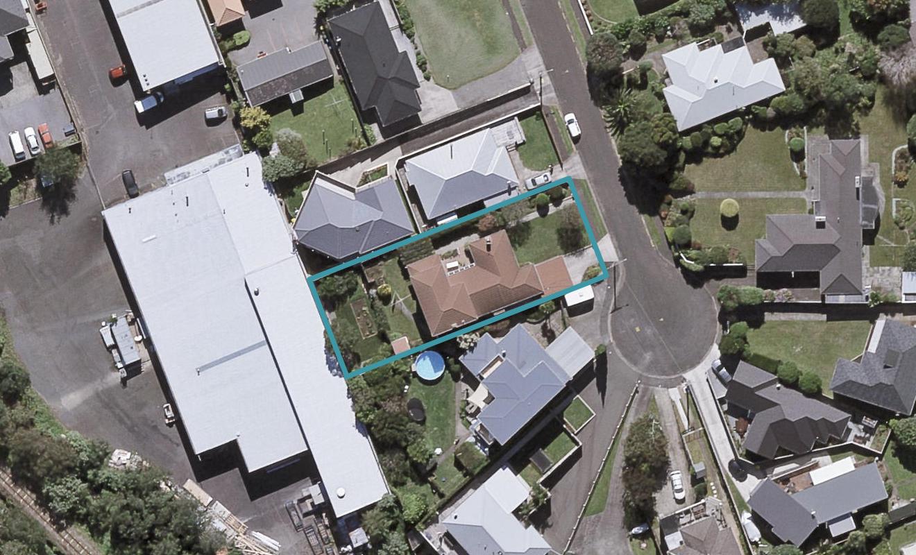 8 Strandon Place, Strandon, New Plymouth - Carousel 1