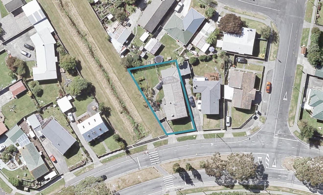 55 Parkway, Wainuiomata, Lower Hutt - Carousel 1