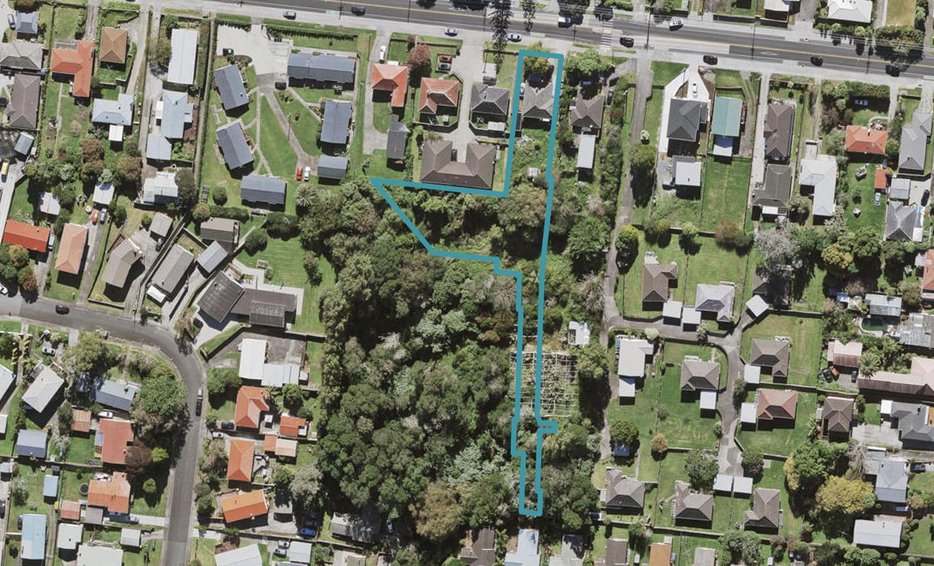 13 Peara Place, Henderson, Auckland - Carousel 1