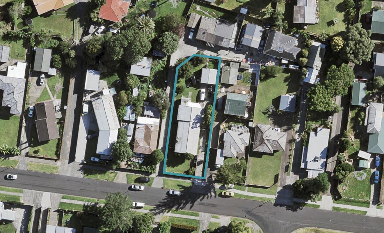 26 Blanes Road, Weymouth, Auckland - Carousel 1