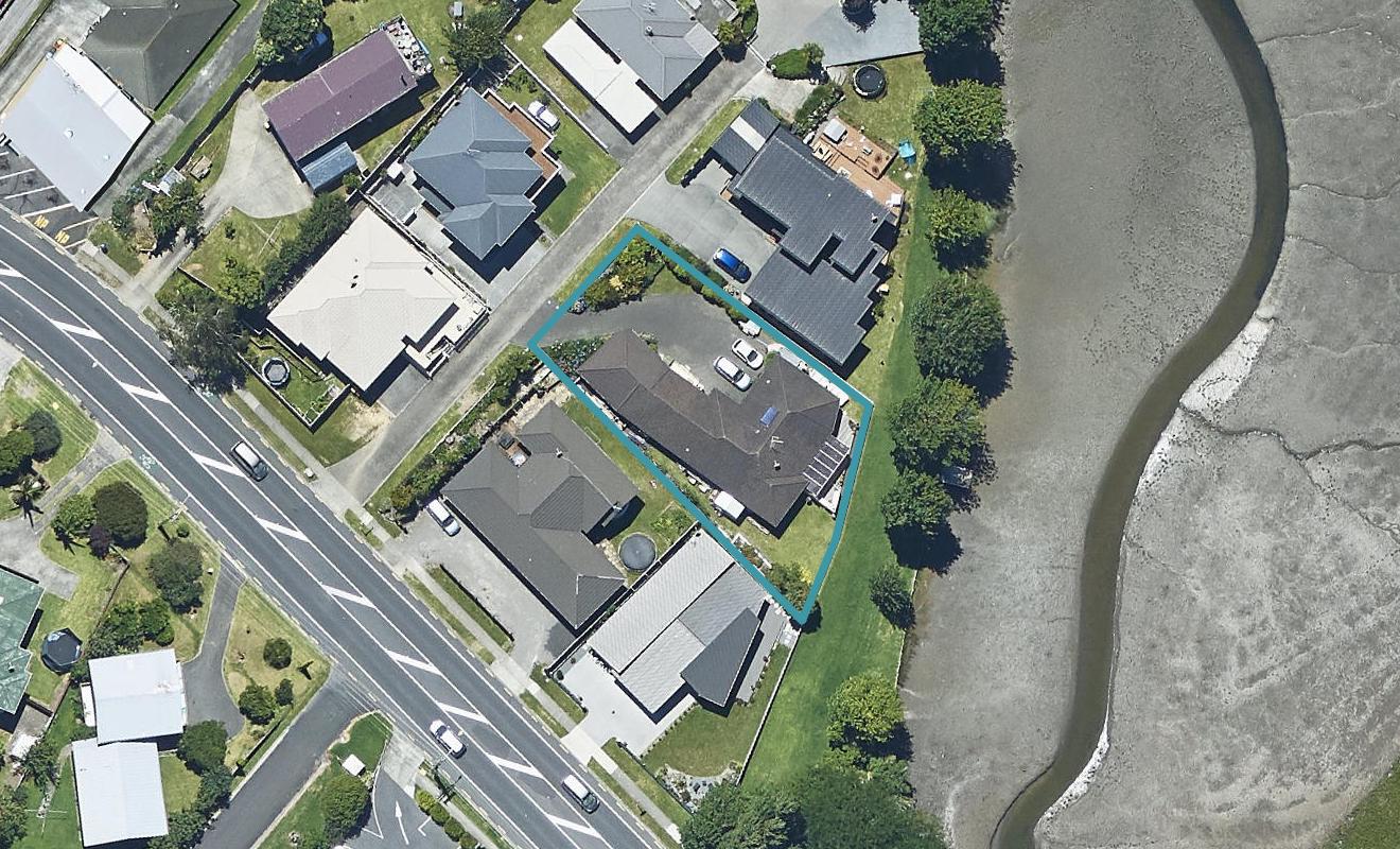 4 Harbourside Way, Welcome Bay, Tauranga - Carousel 1