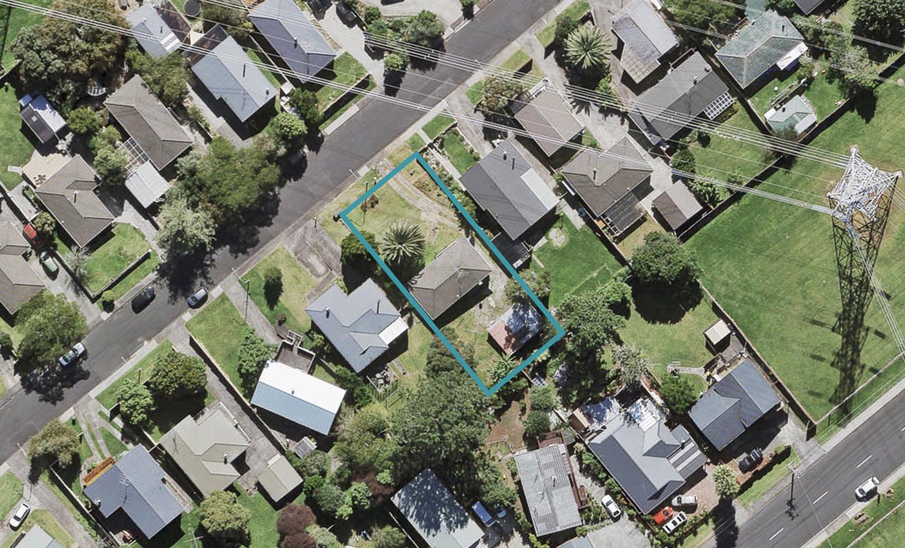 15 Arlette Place, Massey, Auckland - Carousel 1