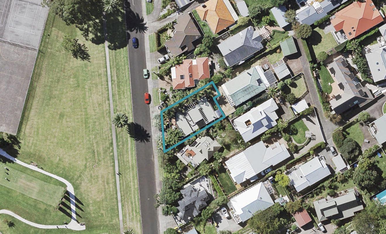 60A Wairoa Road, Narrow Neck, Auckland - Carousel 1