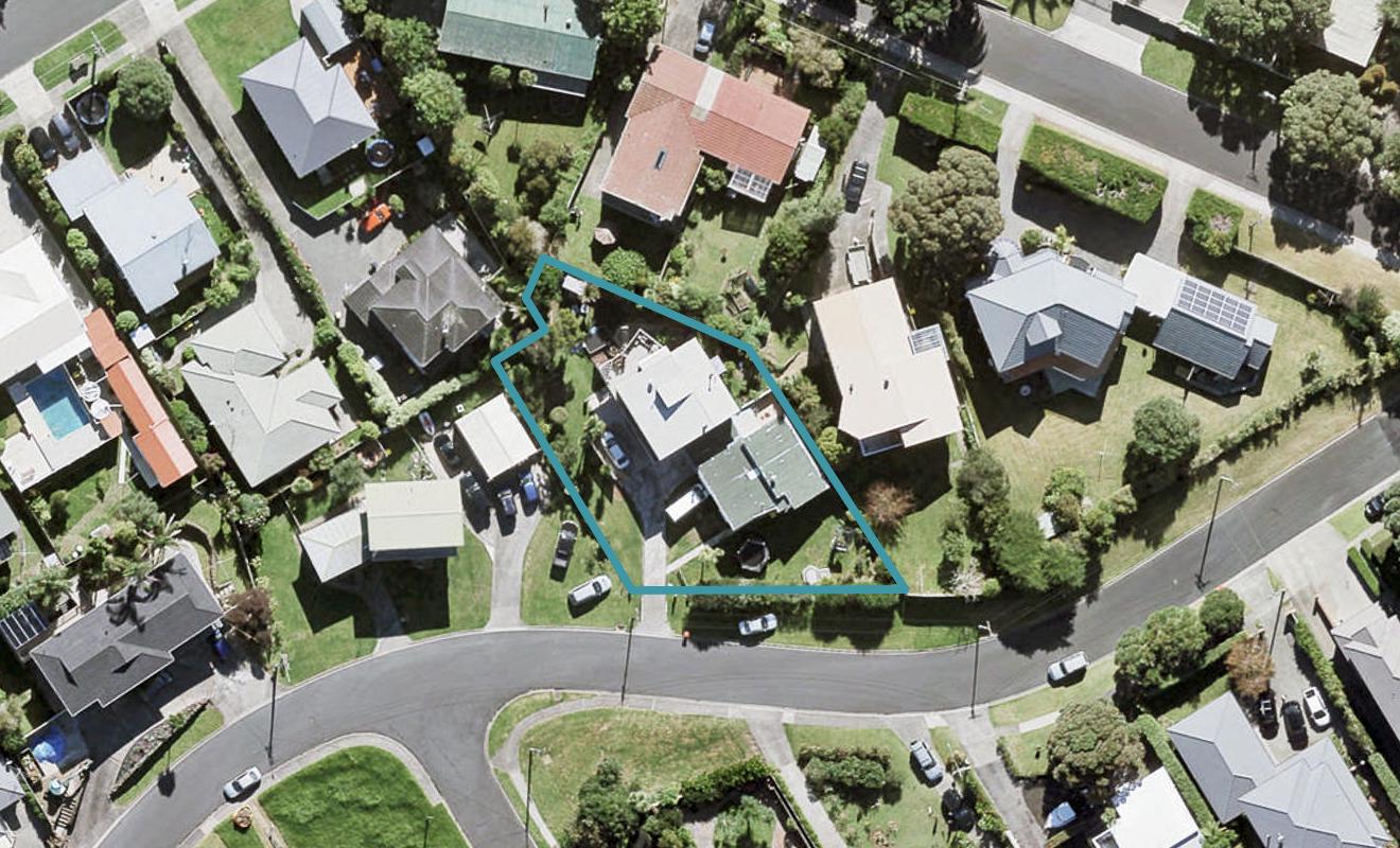 2/42 Auld Street, Torbay, Auckland - Carousel 1
