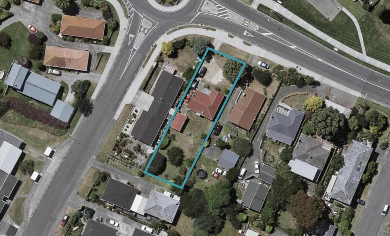 46 Raumati Road, Raumati Beach, Paraparaumu - Carousel 1