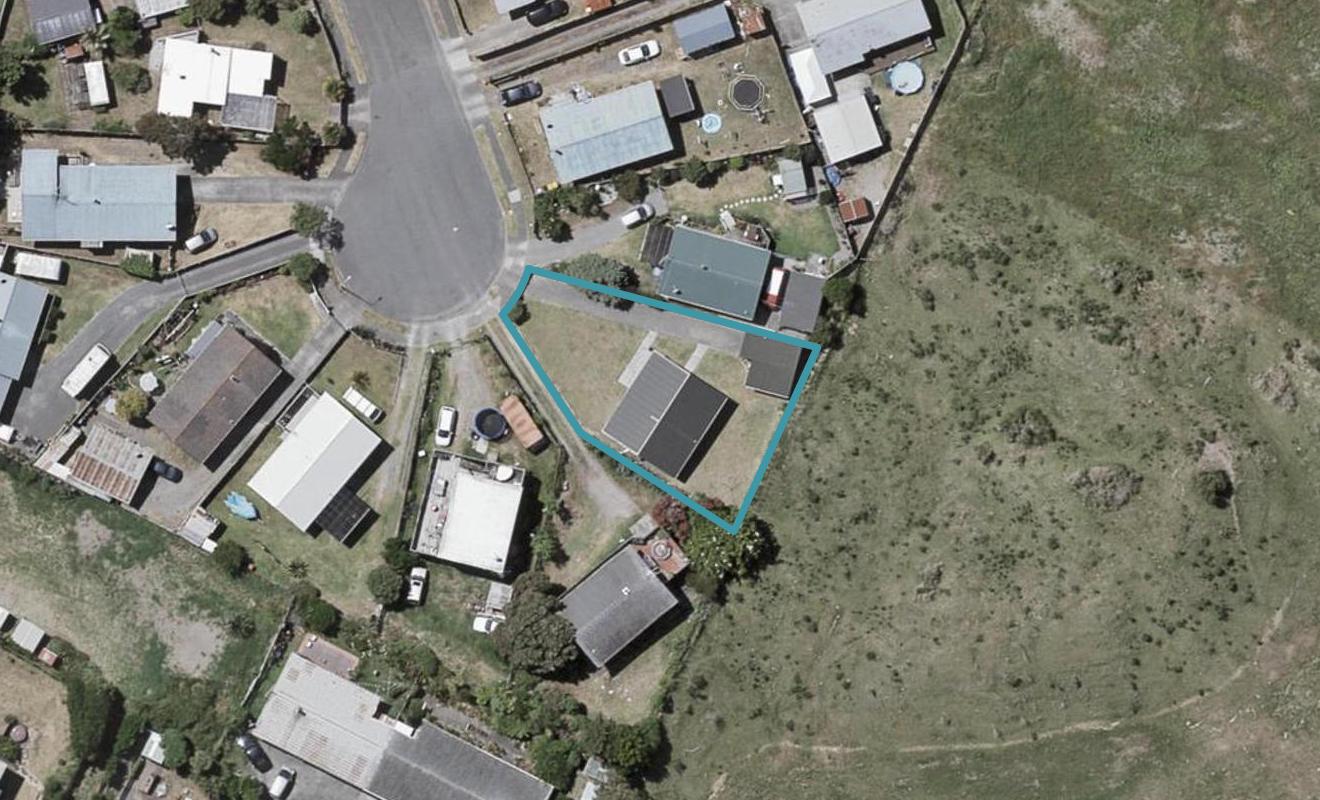 17 Colenso Place, Otaki Beach, Otaki - Carousel 1