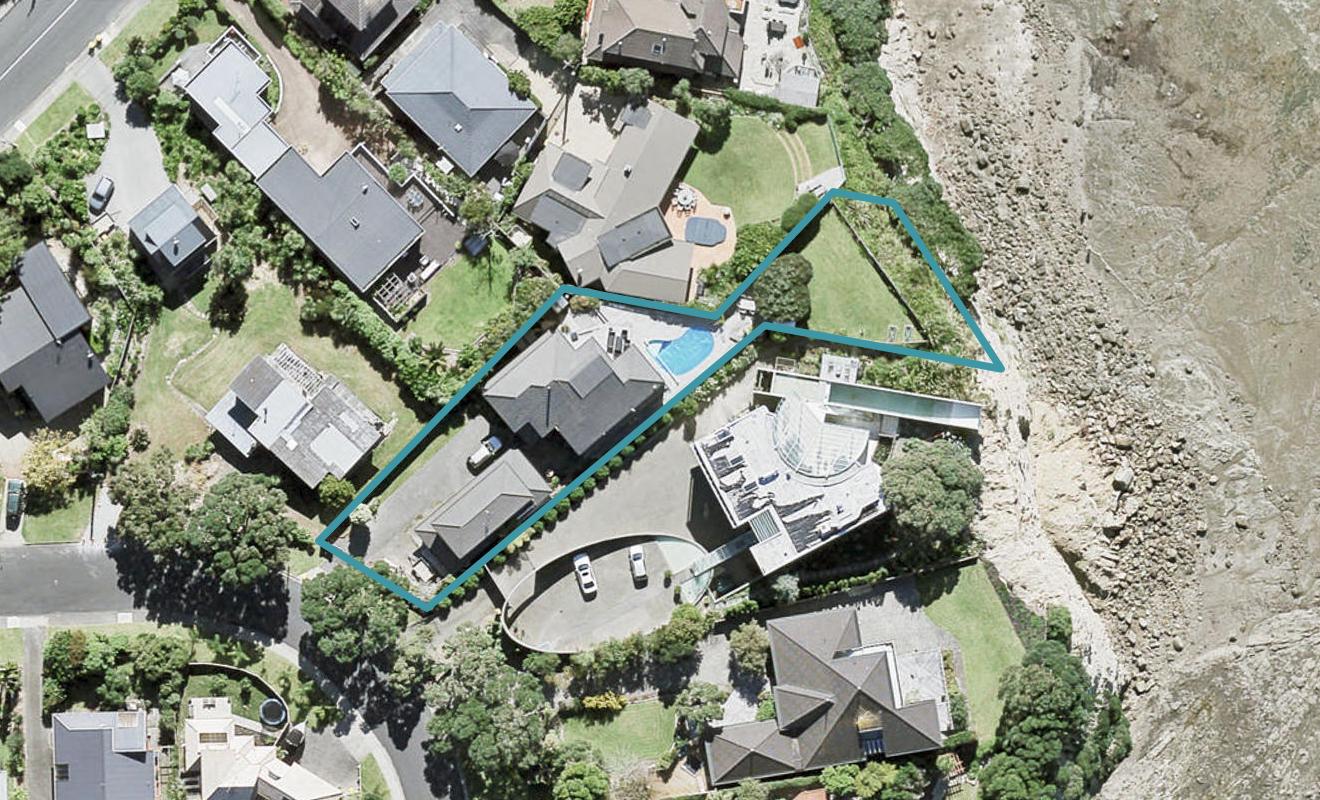 2 Sharon Road, Waiake, Auckland - Carousel 1