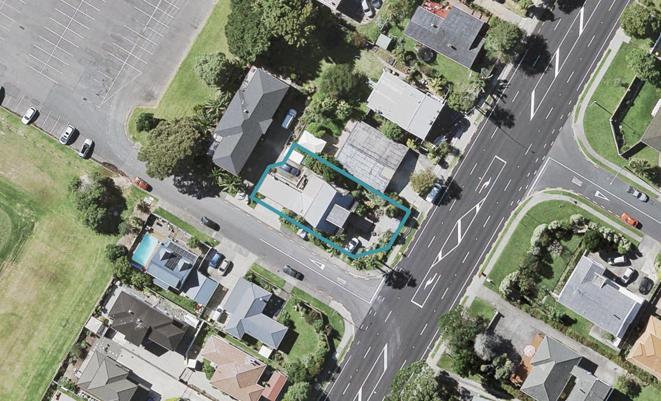 498 East Coast Road, Windsor Park, Auckland - Carousel 1
