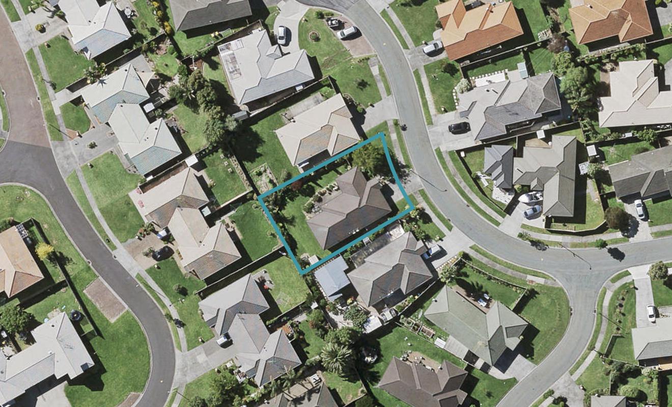 8 Sheldon Place, Burswood, Auckland - Carousel 1