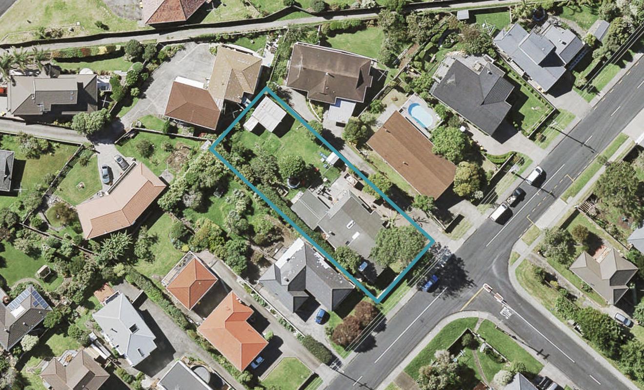 84 Litten Road, Cockle Bay, Auckland - Carousel 1