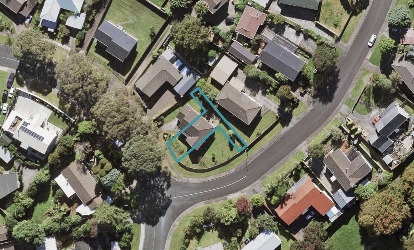 24A St Catherine Crescent, West Harbour, Auckland - Carousel 1