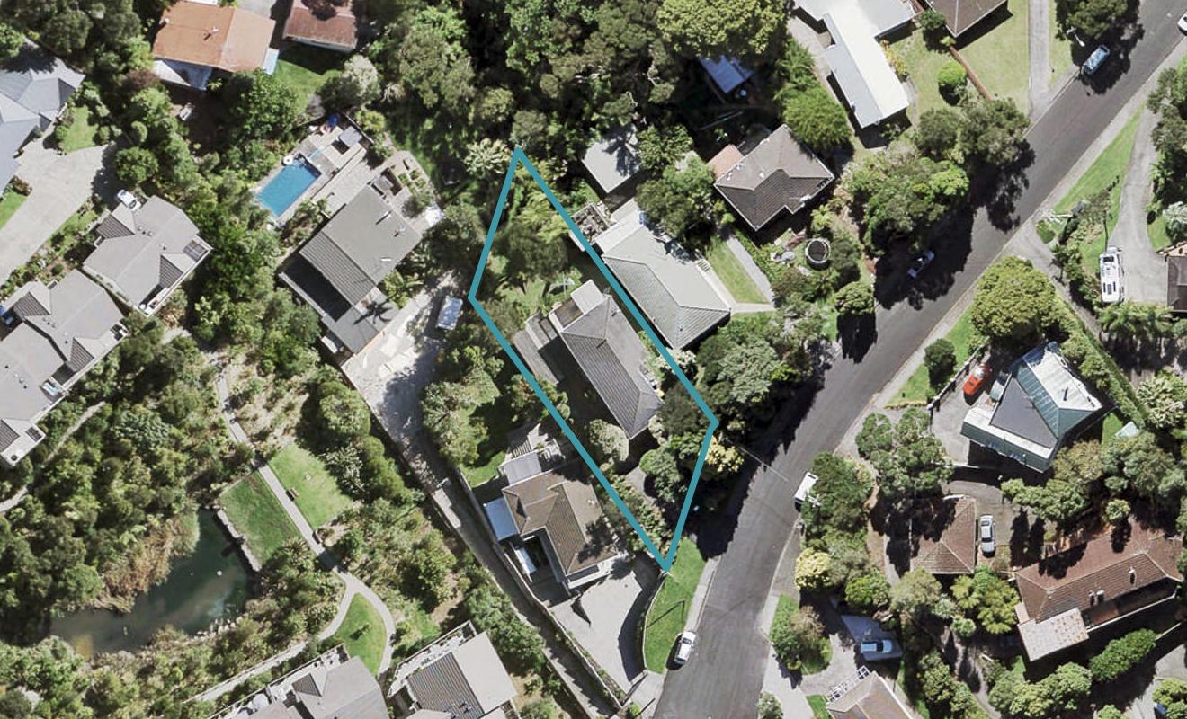 119 Cliff View Drive, Green Bay, Auckland - Carousel 1