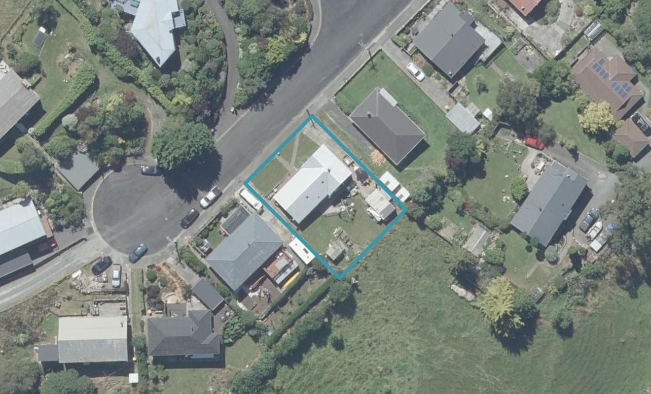 11 Springdon Avenue, Sawyers Bay, Port Chalmers - Carousel 1