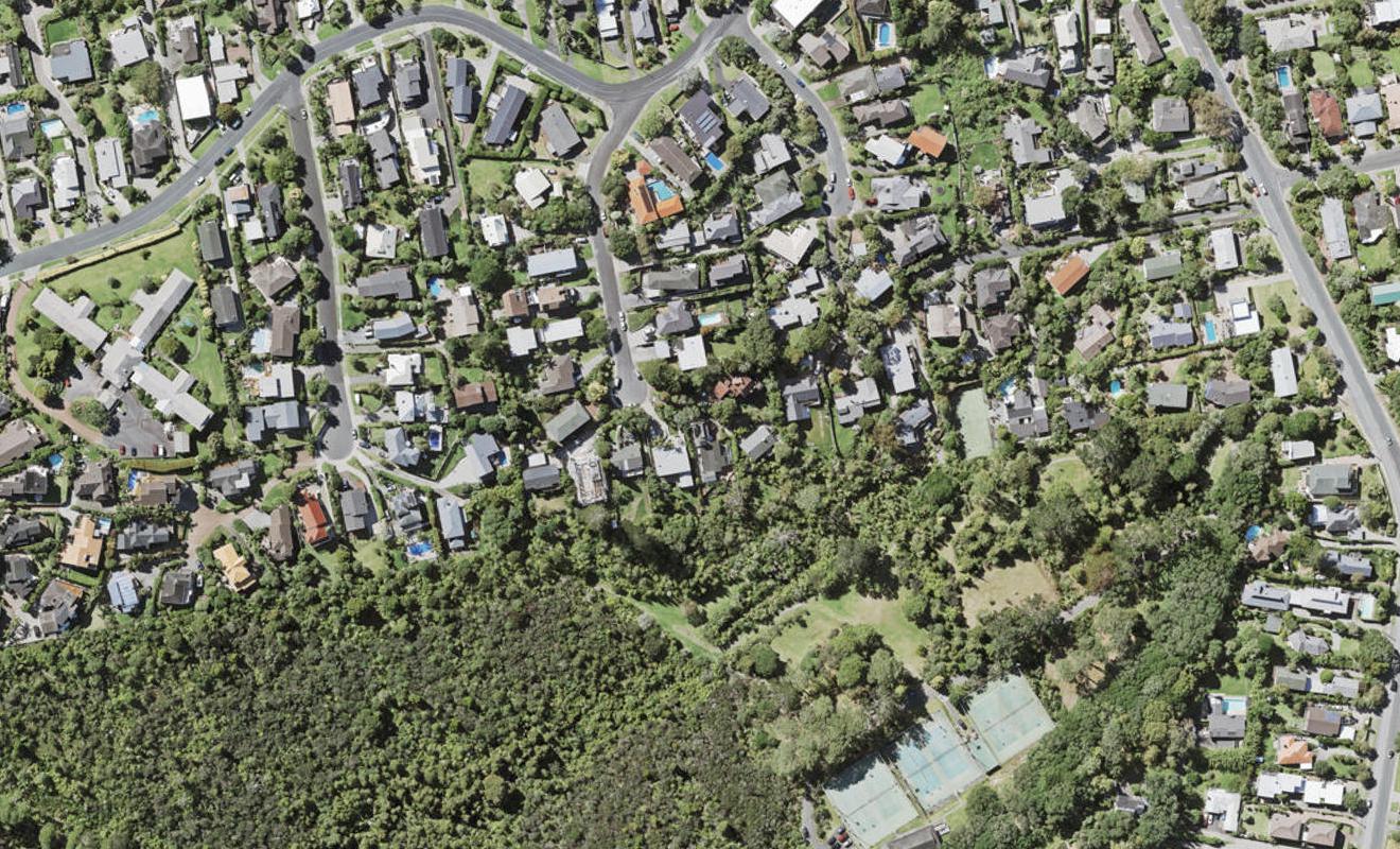 16 Sandford Street, Campbells Bay, Auckland - Carousel 1