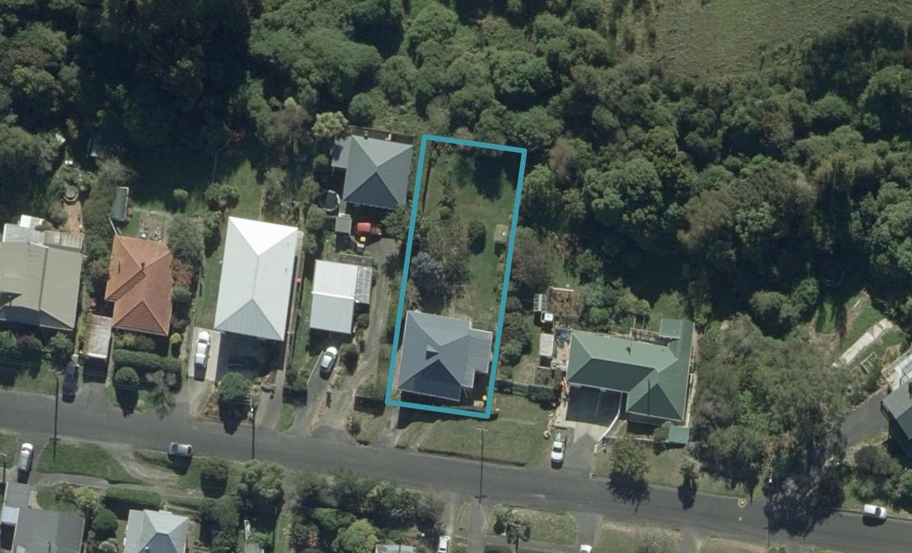 11 Gorman Street, Macandrew Bay, Dunedin - Carousel 1