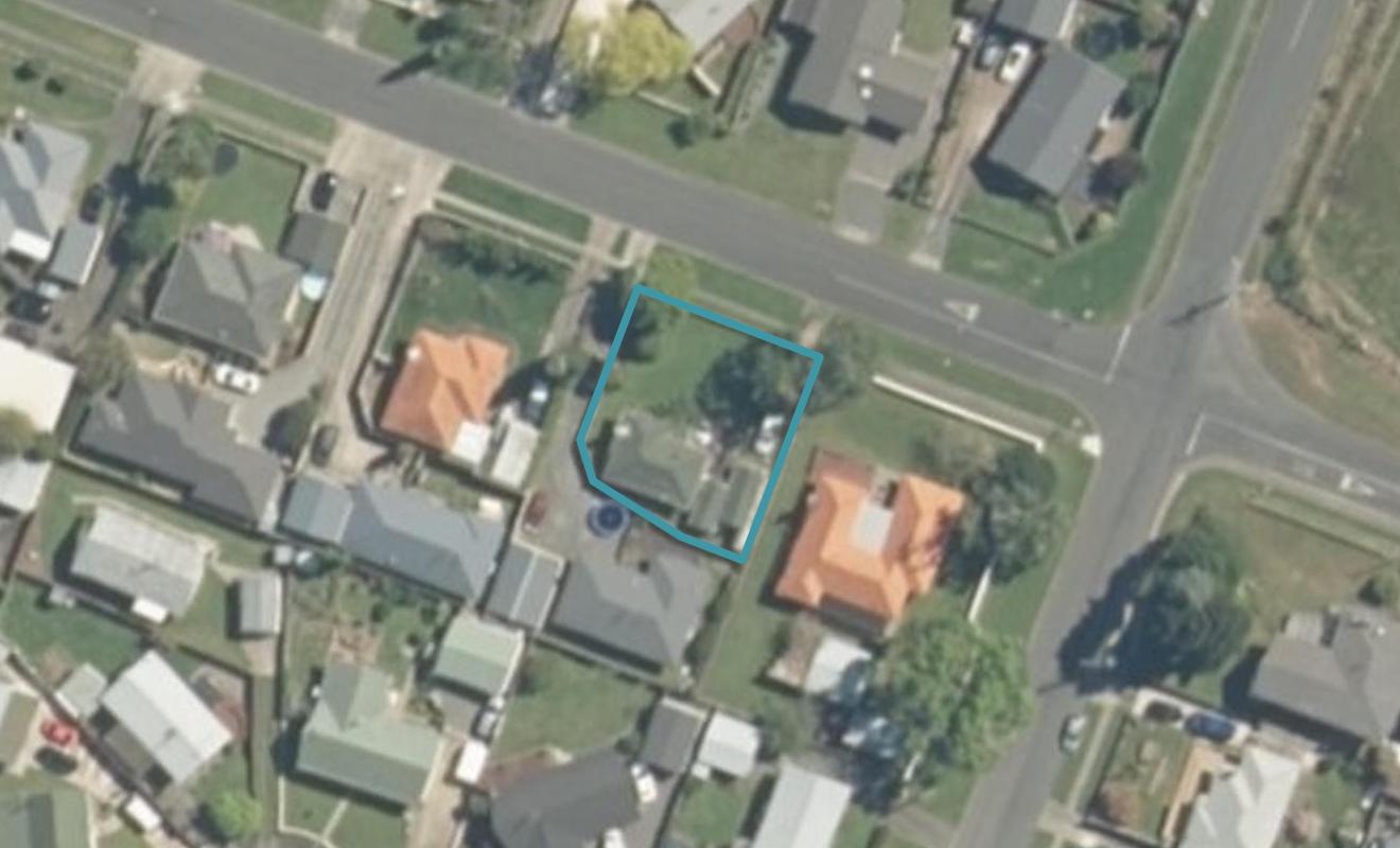 20 Thompson Street, Leamington, Cambridge - Carousel 1