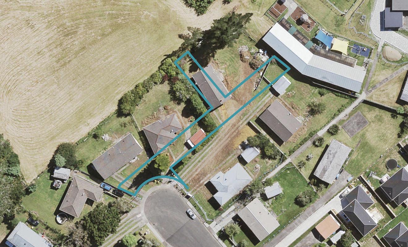 16 Frieda Henare Lane, Henderson, Auckland - Carousel 1