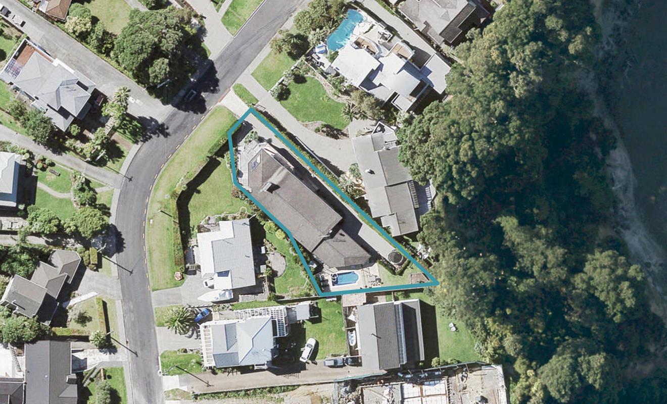 147 Pah Road, Cockle Bay, Auckland - Carousel 1