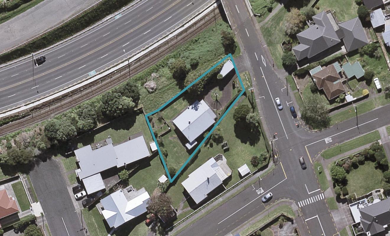38 Paynters Avenue, Strandon, New Plymouth - Carousel 1
