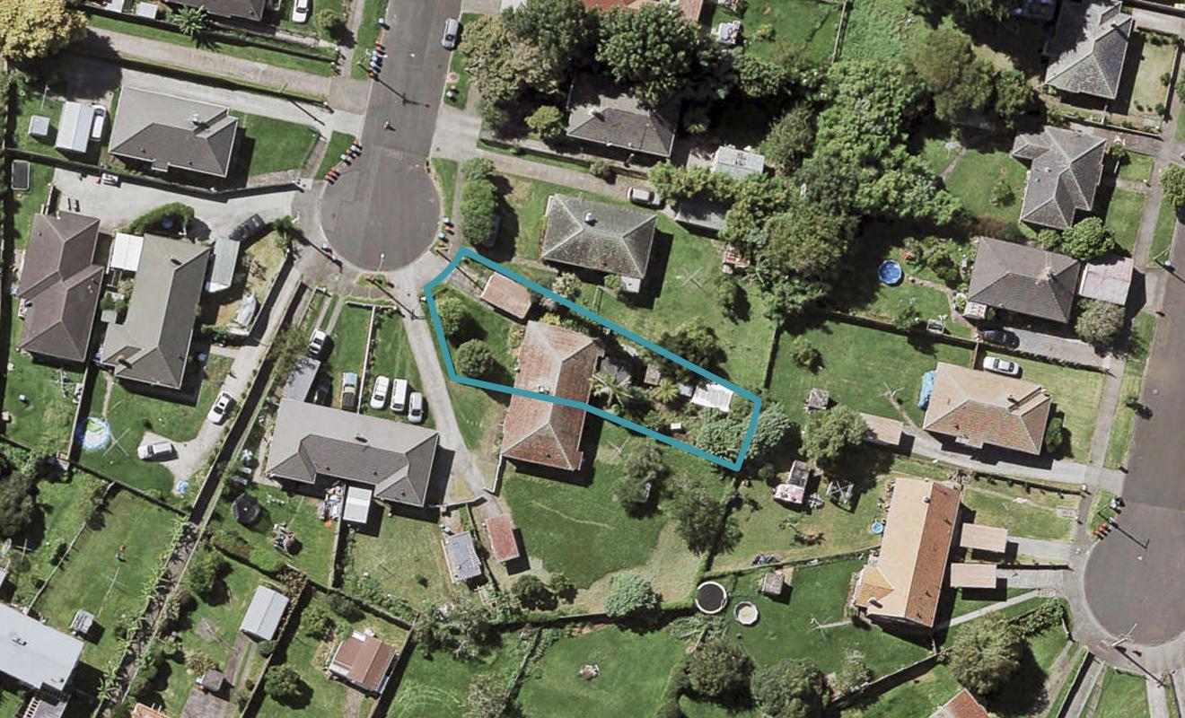 38 Ropata Avenue, Point England, Auckland - Carousel 1
