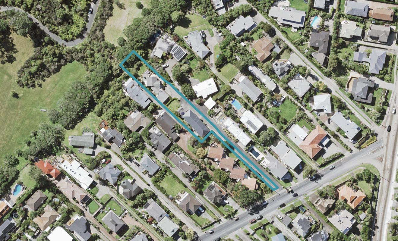 2/142 Aberdeen Road, Campbells Bay, Auckland - Carousel 1