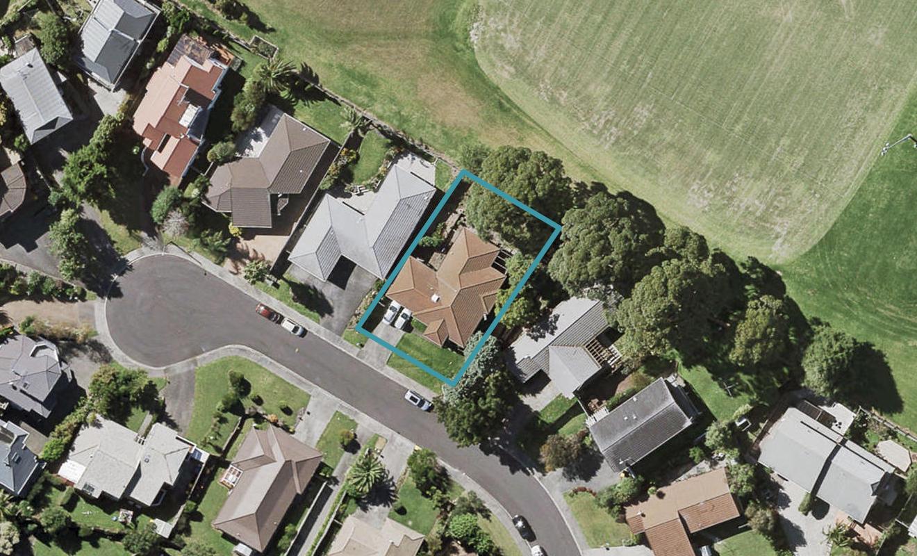 27 Ronald Macken Place, Windsor Park, Auckland - Carousel 1