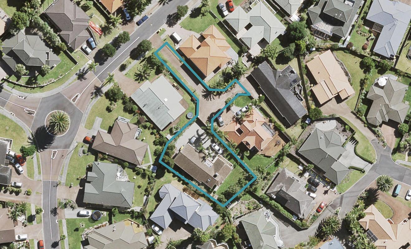 12 San Fernando Way, Henderson, Auckland - Carousel 1