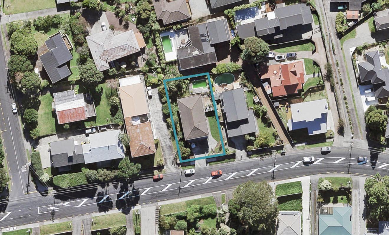 115 Golf Road, New Lynn, Auckland - Carousel 1