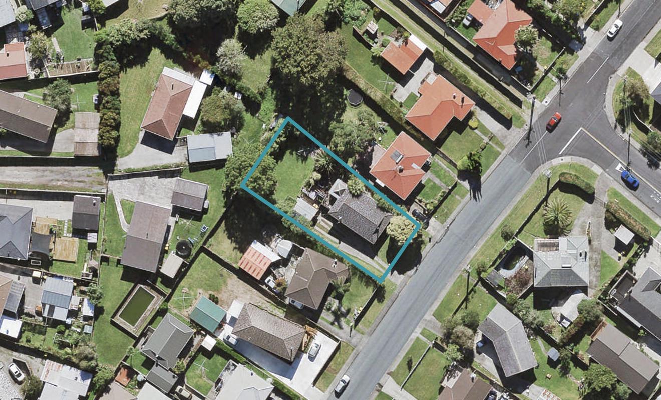 85 Farquhar Road, Glendene, Auckland - Carousel 1