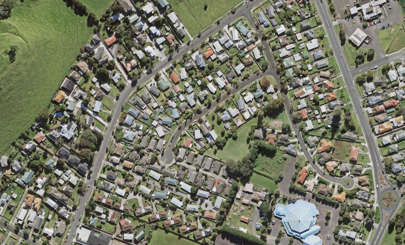 15 Koru Street, Mangere Bridge, Auckland - Carousel 1