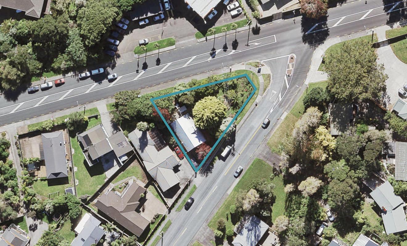1 Avonleigh Road, Green Bay, Auckland - Carousel 1