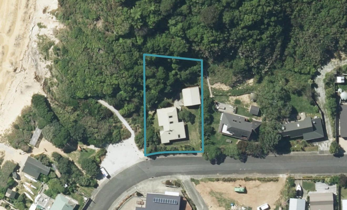 33 Cornwall Place, Tata Beach - Carousel 1