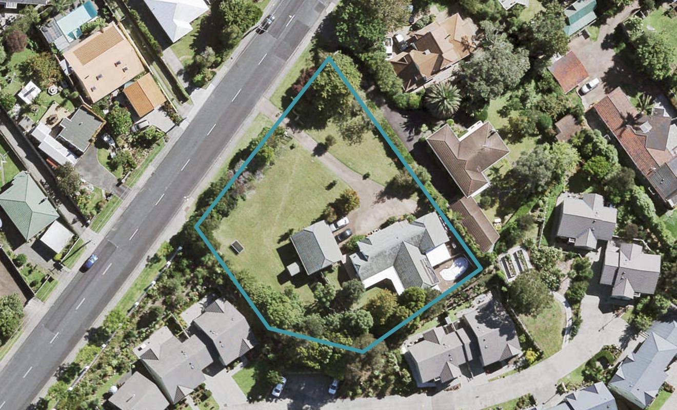42 Avonleigh Road, Green Bay, Auckland - Carousel 1