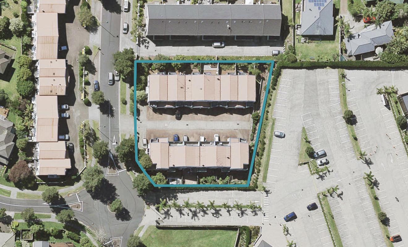 11/70 Fernhill Way, Oteha, Auckland - Carousel 1