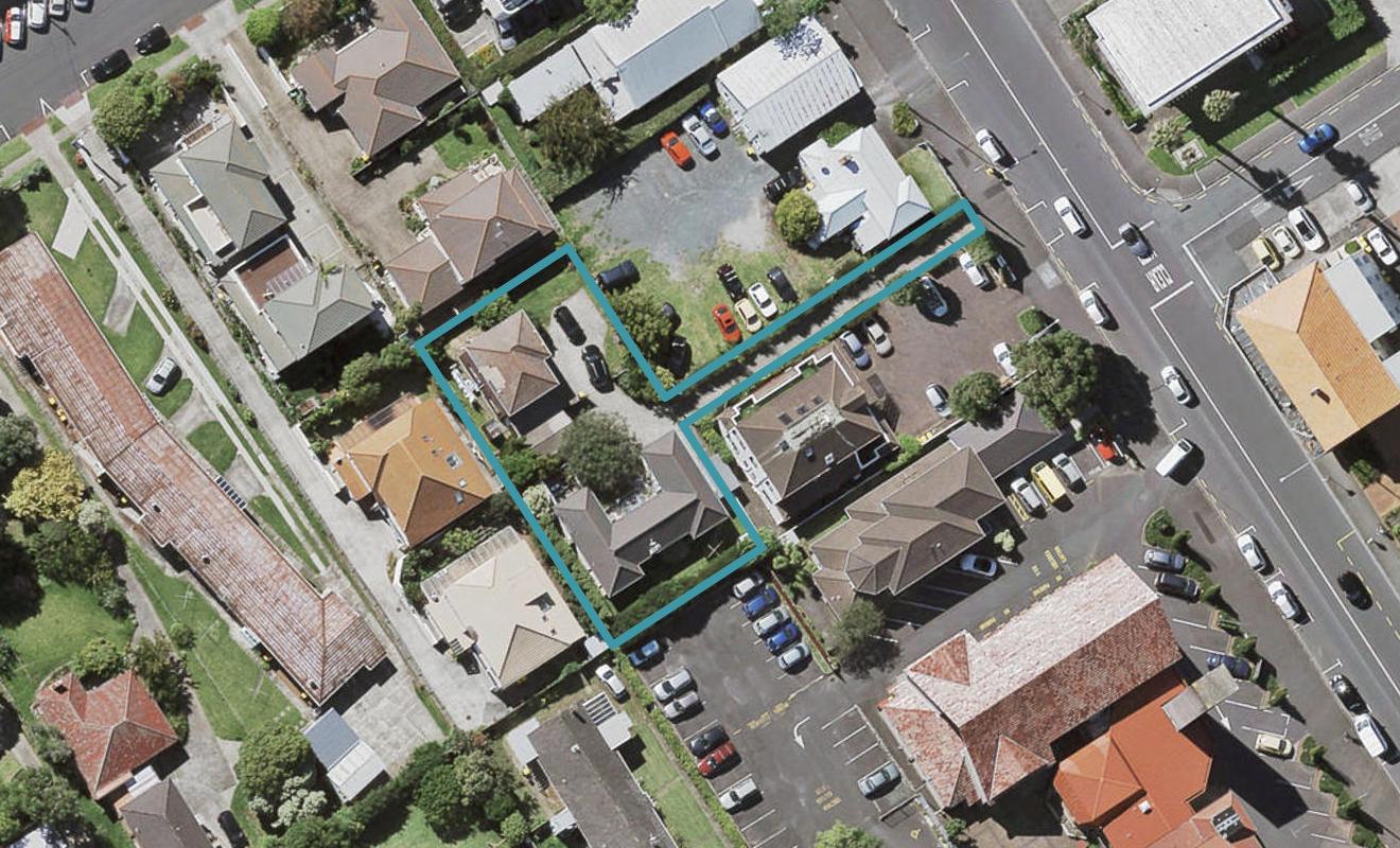2/435 Lake Road, Takapuna, Auckland - Carousel 1