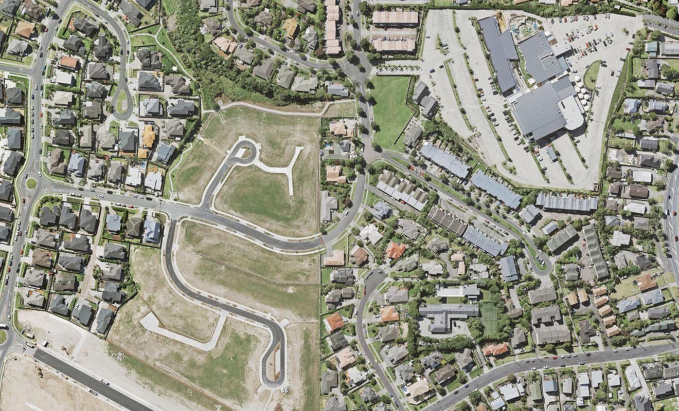 57 Fernhill Way, Oteha, Auckland - Carousel 1