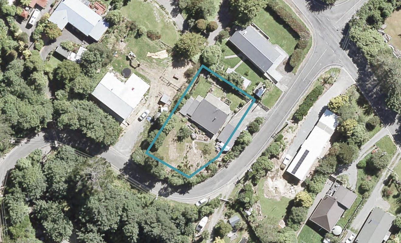 4 Avro Road, Blue Mountains, Upper Hutt - Carousel 1
