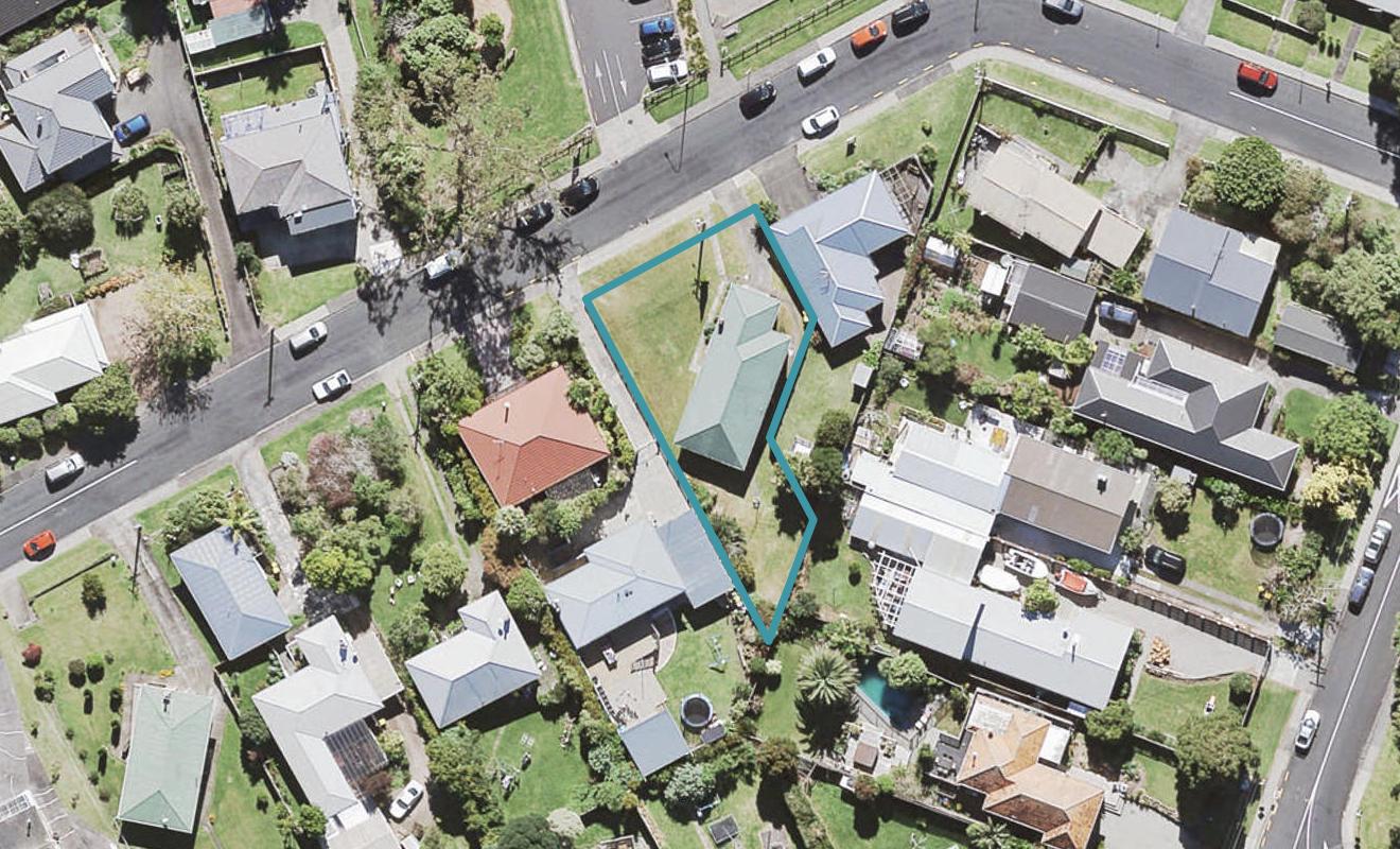 4 Barron Drive, Green Bay, Auckland - Carousel 1