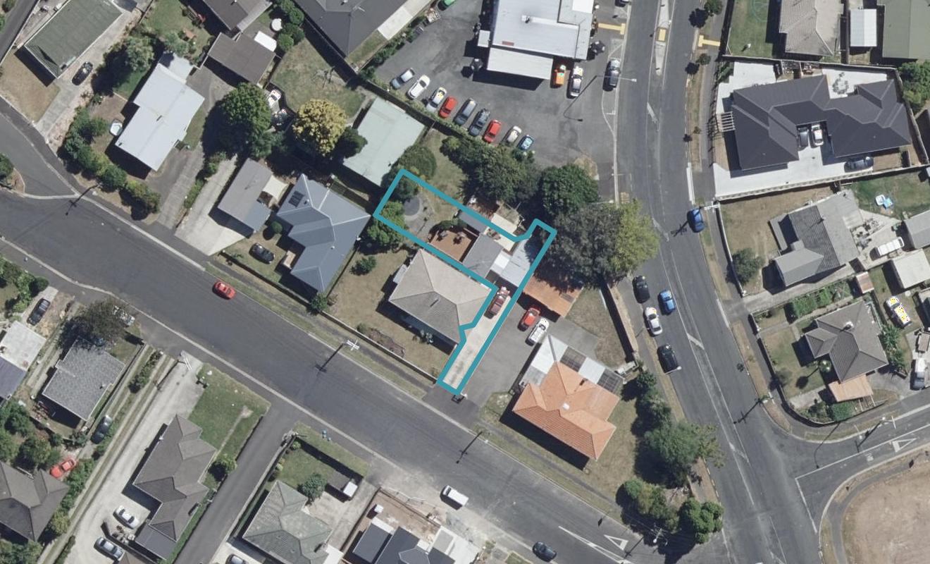 3/4 Carey Street, Maeroa, Hamilton - Carousel 1