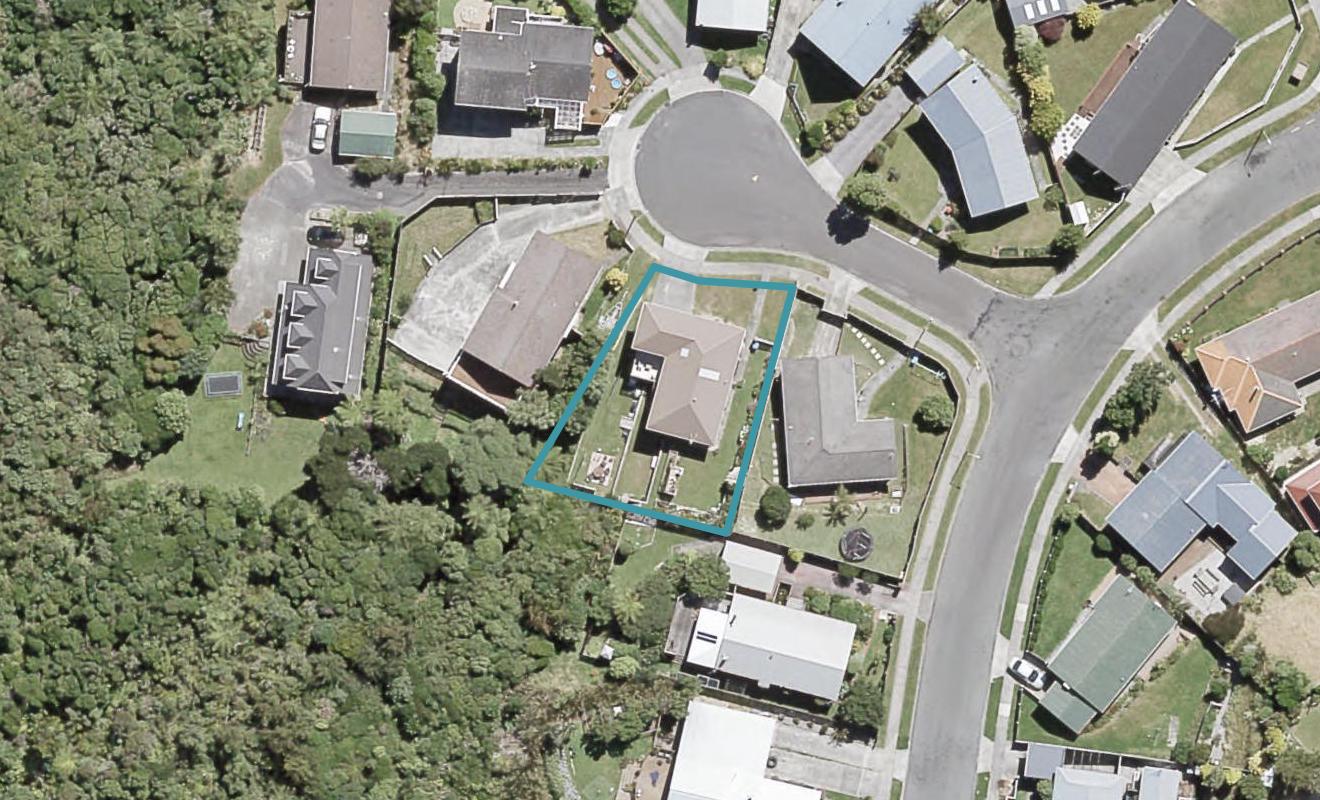 2 Bluff Close, Kelson, Lower Hutt - Carousel 1